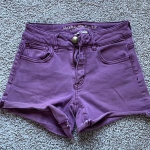 American Eagle maroon shorts